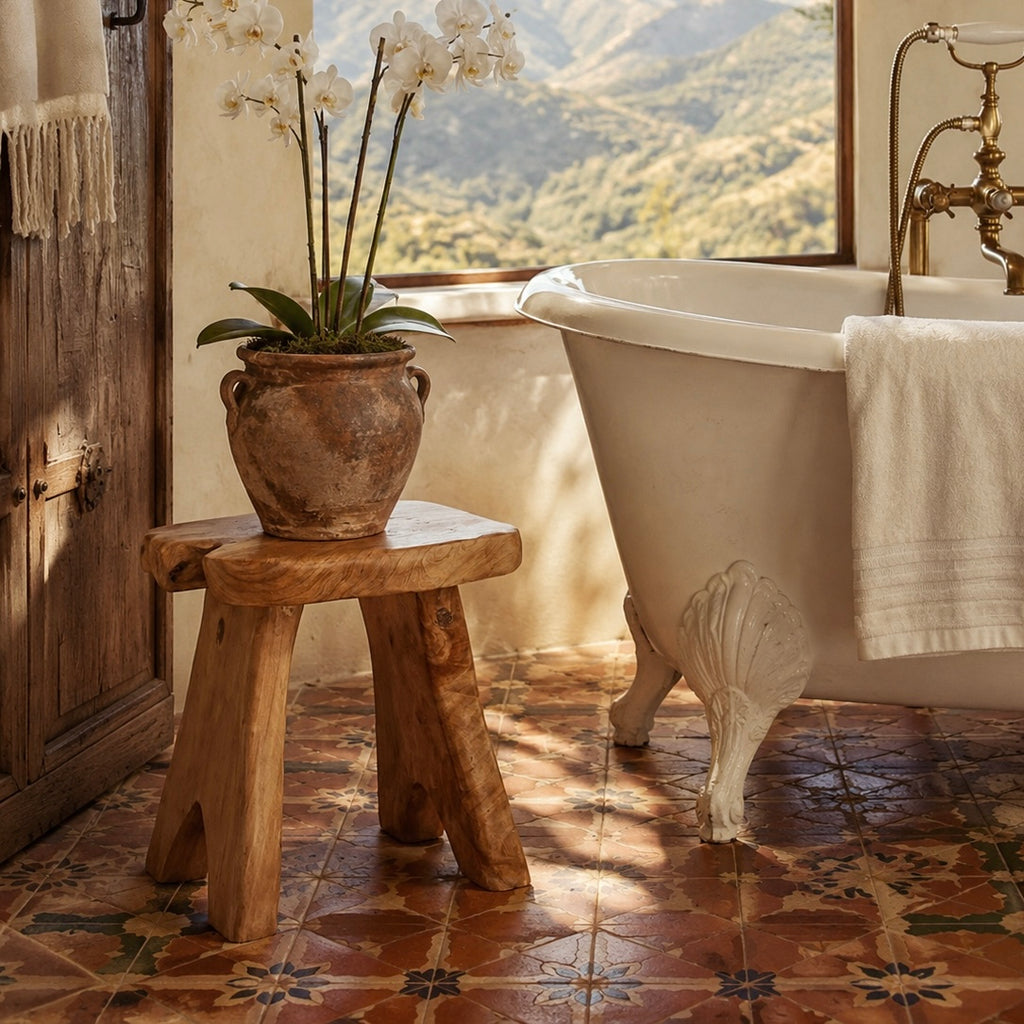 Kayu Accent Stool