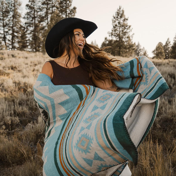 Aztec Throw Blanket with Soft Sherpa Fleece Lining, Native Southwestern Navajo Blanket for Camping, Cozy Boho Throws for Sofa, Bed, 50"X60", Aqua Blue
